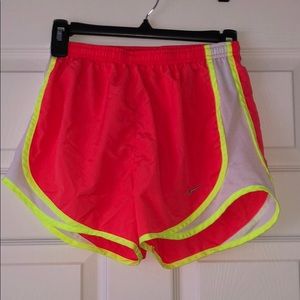 NIKE ATHLETIC SHORTS